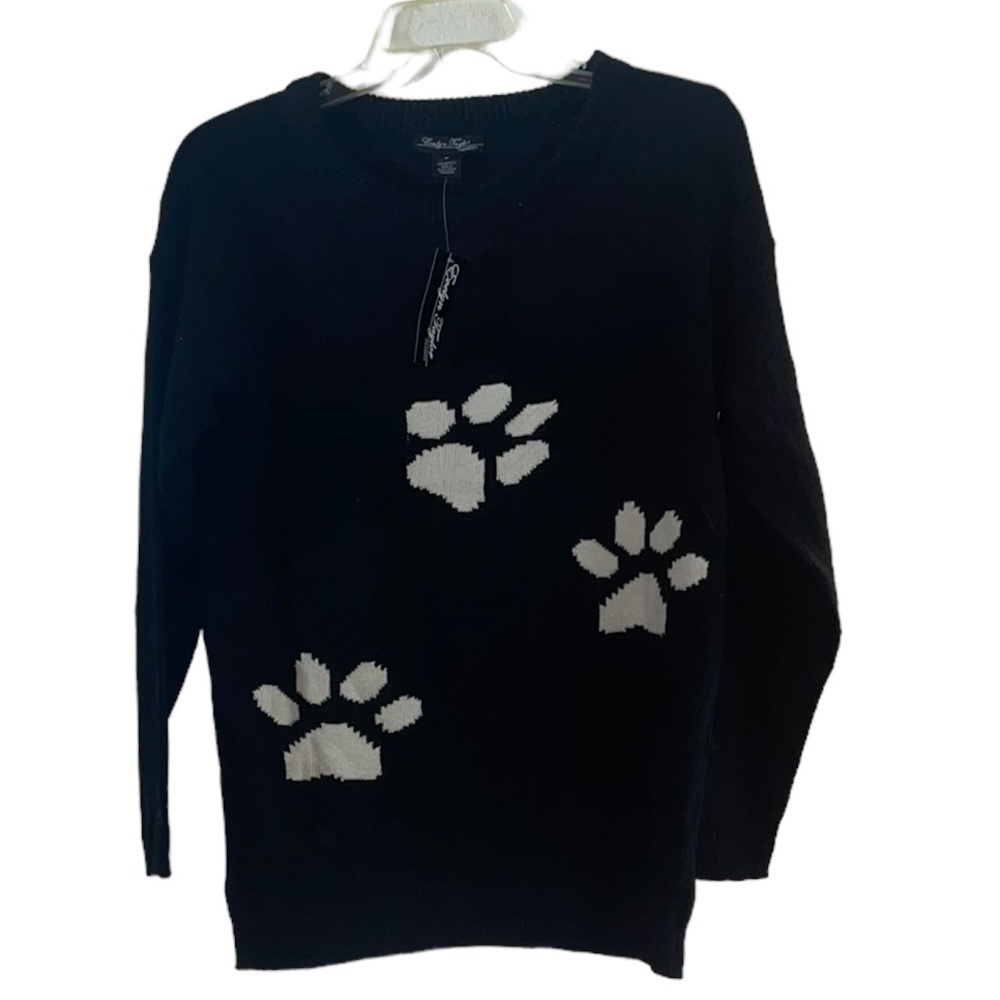 NWT- Evelyn Taylor Dog Paw Sweater. Size Medium